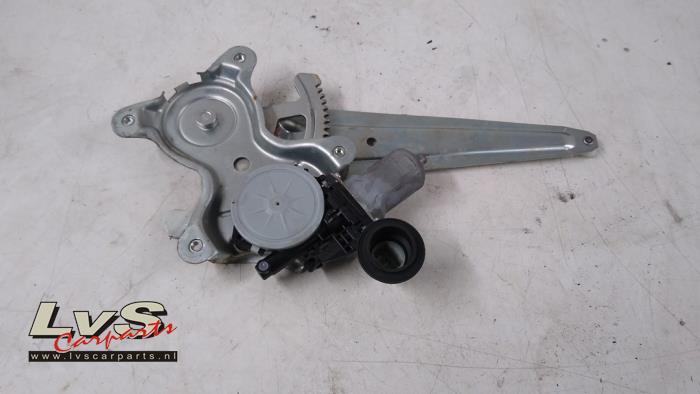 Toyota Urban Cruiser Fenstermechanik 4-türig rechts hinten