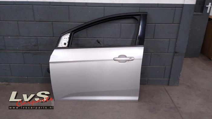 Ford Focus Tür 4-türig links vorne