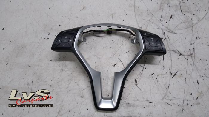 Mercedes A-Klasse Steering wheel switch