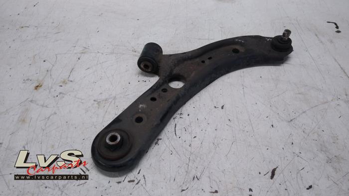 Suzuki SX-4 Front wishbone, right