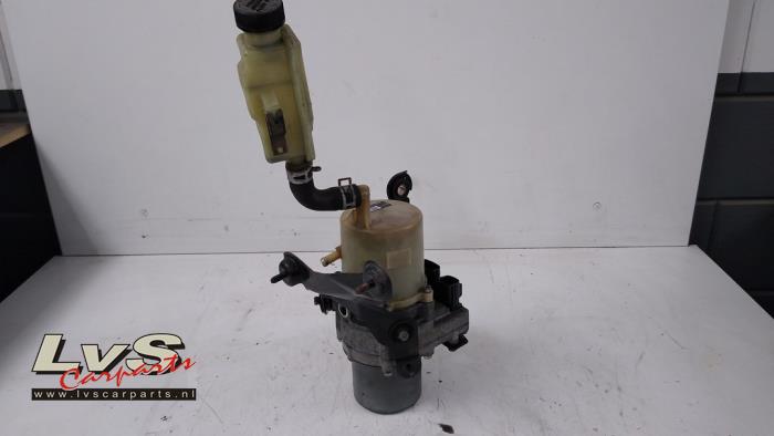 Mazda 3. Pompe direction assistée