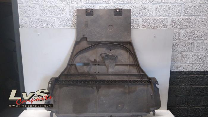 Renault Megane Schutzblech Boden