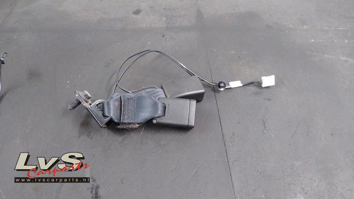 Citroen C3 Aircross Insertion ceinture de sécurité arrière droite