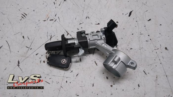 Opel Meriva Ignition lock + key