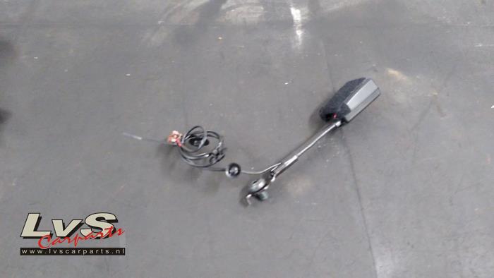 Ford Fiesta Front seatbelt buckle, left