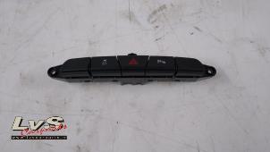 Gebruikte Paniekverlichtings Schakelaar Opel Insignia Sports Tourer 2.0 CDTI 16V 160 Ecotec Prijs € 15,00 Margeregeling aangeboden door LvS Carparts