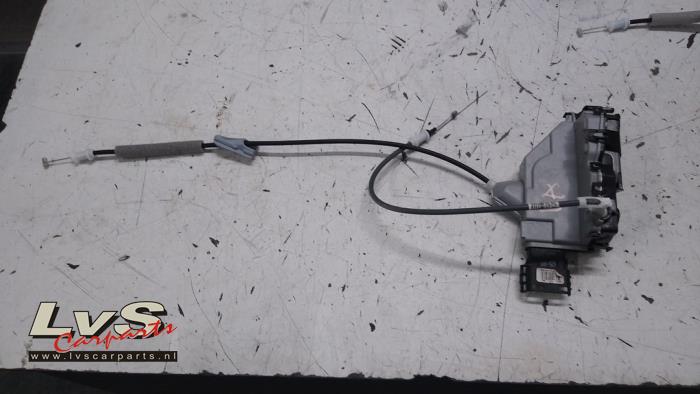 Peugeot 3008 Deurslot Mechaniek 4Deurs links-achter