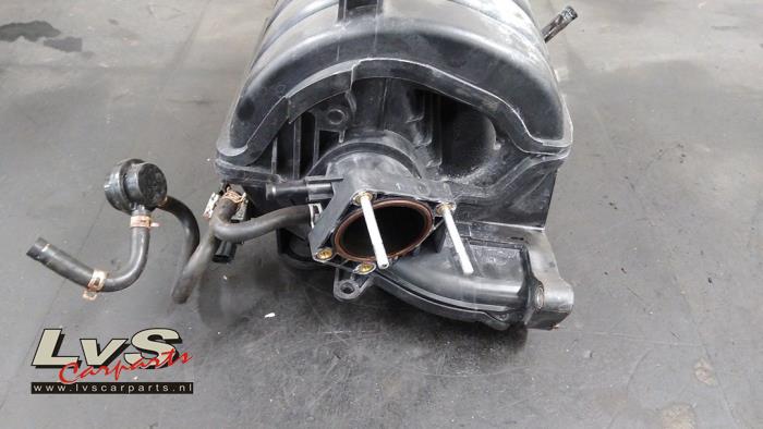 Insugsrör från en Suzuki SX4 (EY/GY) 1.6 16V 4x2 2011