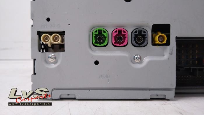 Navigeringssystem från en Mercedes-Benz A (W176) 1.6 A-180 16V 2014