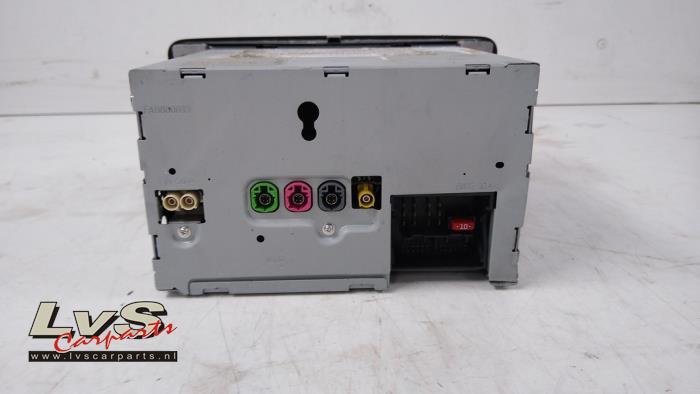 Navigeringssystem från en Mercedes-Benz A (W176) 1.6 A-180 16V 2014