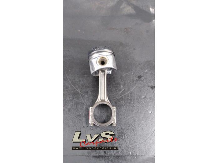 Volkswagen Golf Piston