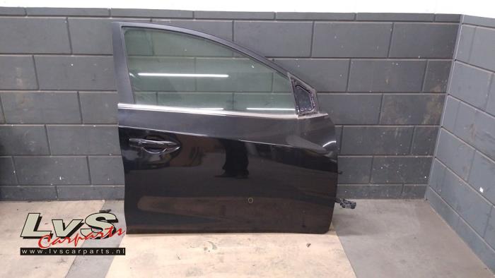 Nissan Pulsar Front door 4-door, right