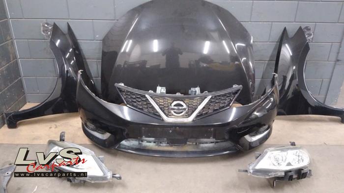 Nissan Pulsar Partie avant complète