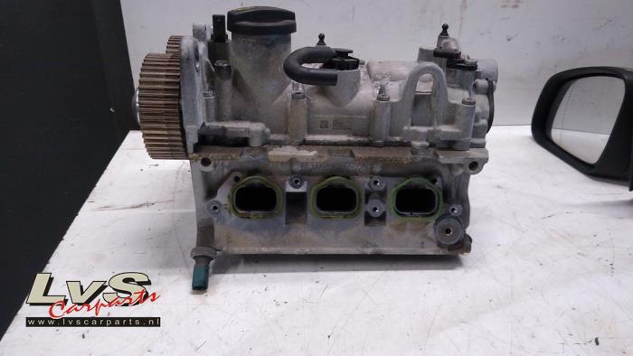 Volkswagen UP Cylinder head