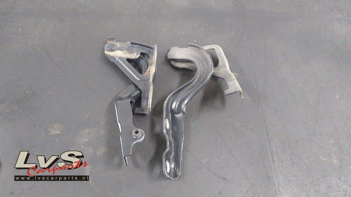 Hyundai I10 Bonnet Hinge