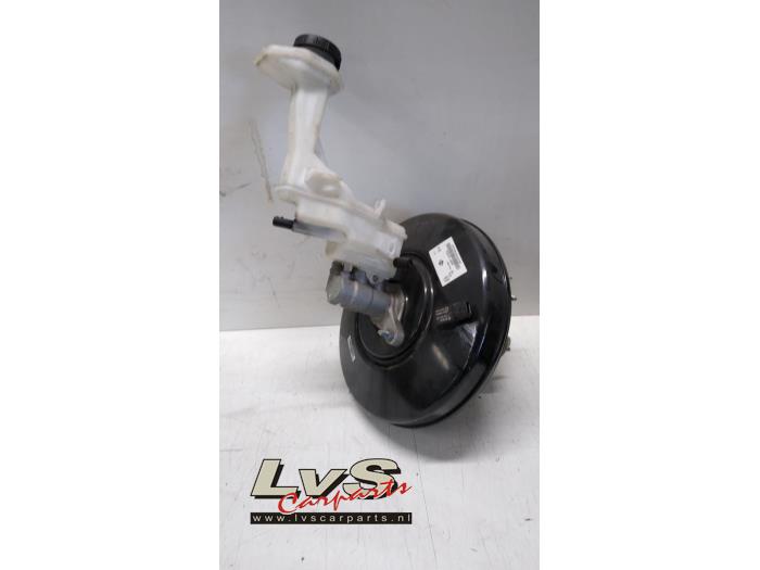 Nissan Qashqai Bremskraftverstärker