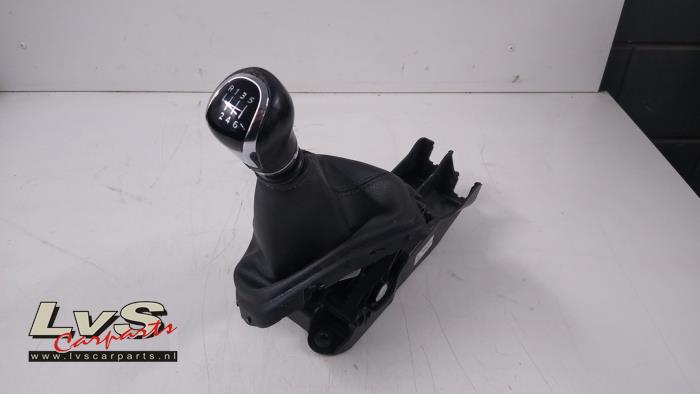 Nissan Qashqai Gear-change mechanism