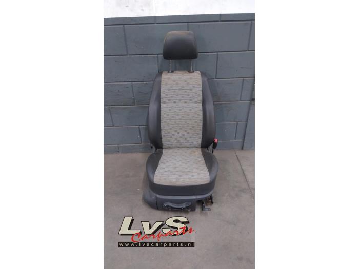 Volkswagen Caddy Seat, right