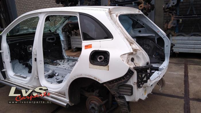 Mercedes B-Klasse Schnittteil links hinten