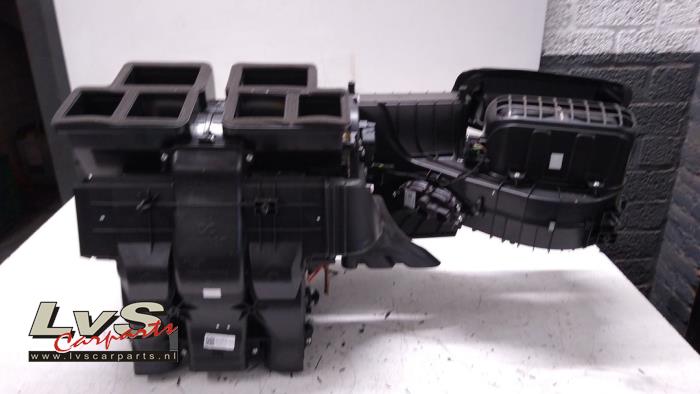 Mercedes B-Klasse Heater housing