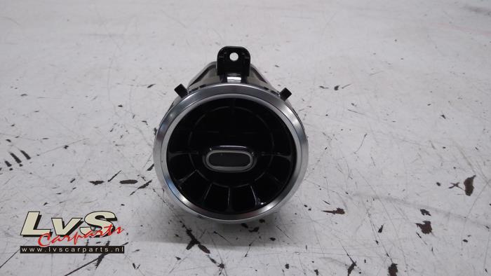 Mercedes B-Klasse Dashboard vent