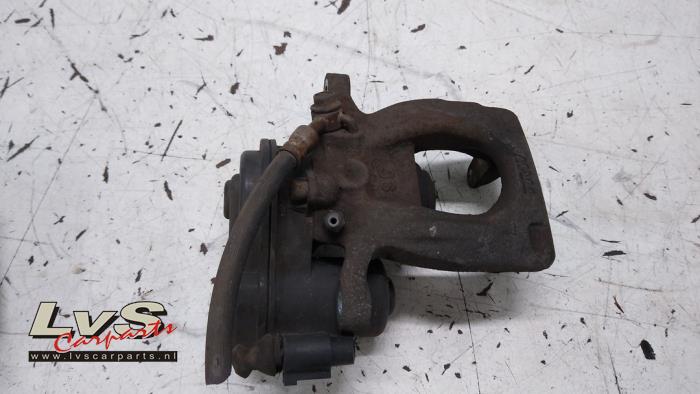 Nissan Qashqai Rear brake calliper, left