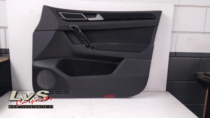 Volkswagen Golf Sportsvan Türverkleidung 4-türig rechts vorne