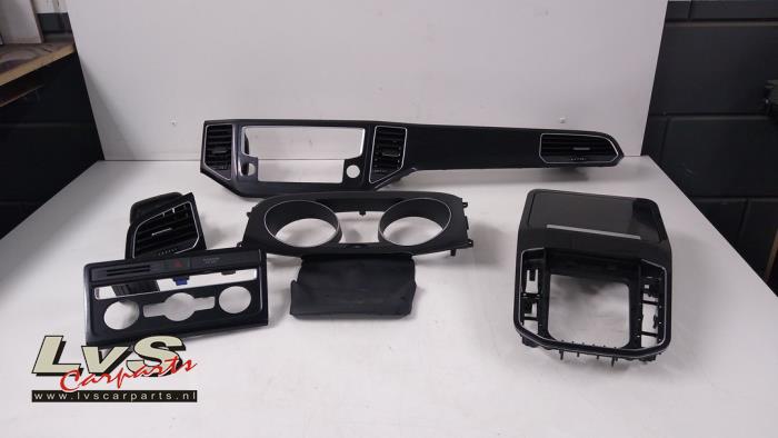 Volkswagen Golf Sportsvan Dashboard part