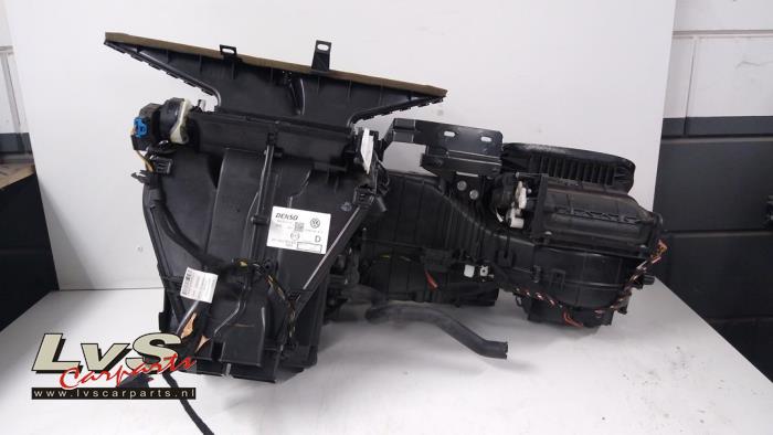 Volkswagen Passat Heater housing