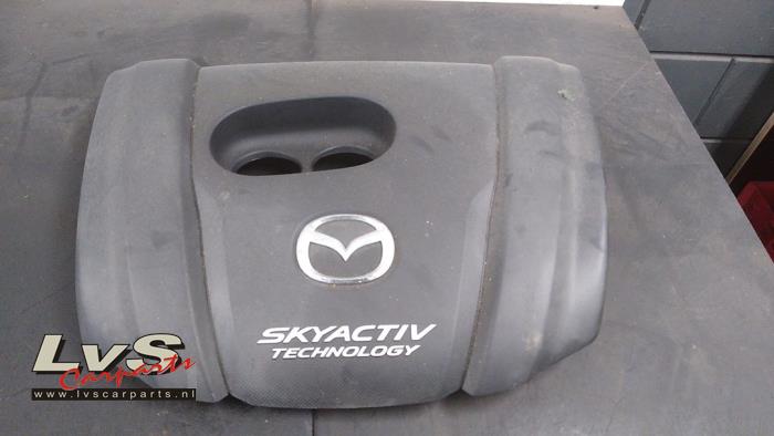 Mazda 2. Motor Schutzblech