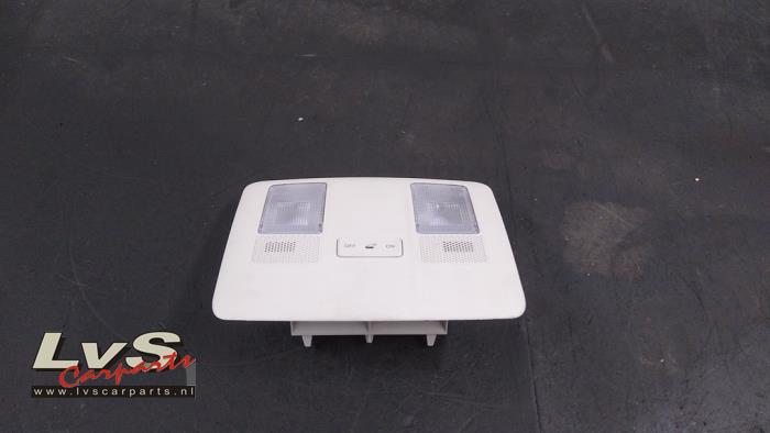 Mazda 2. Eclairage intérieur avant