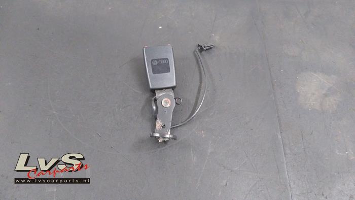 Audi A1 Rear seatbelt buckle, left