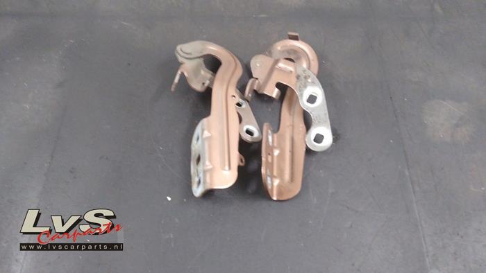 Ford B-Max Motorkap Scharnier