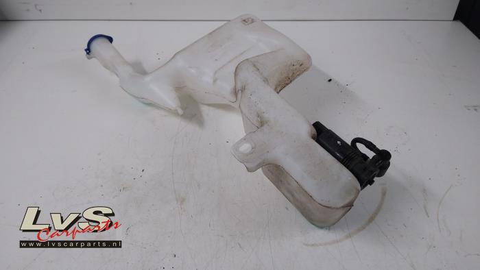 Ford B-Max Front windscreen washer reservoir