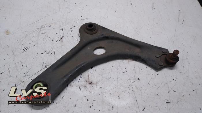 Peugeot 208 Bras de suspension avant droit