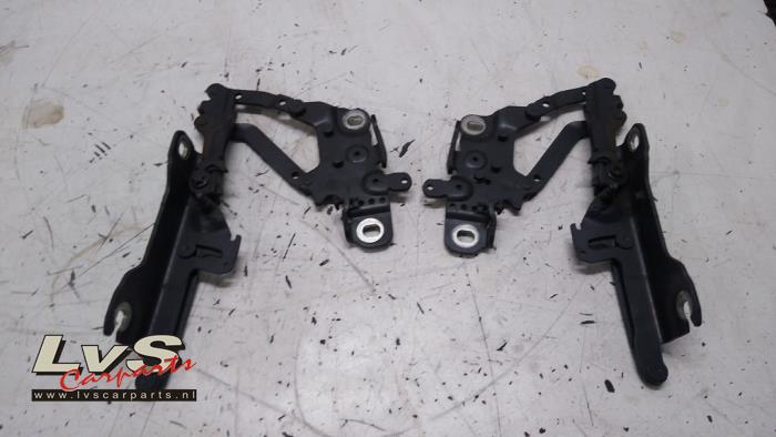 BMW 1-Serie Motorkap Scharnier