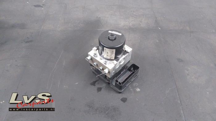 Mercedes C-Klasse ABS pump