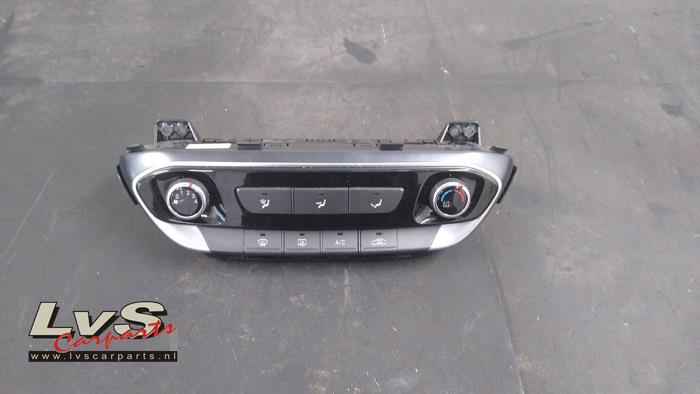 Hyundai I30 Air conditioning control panel