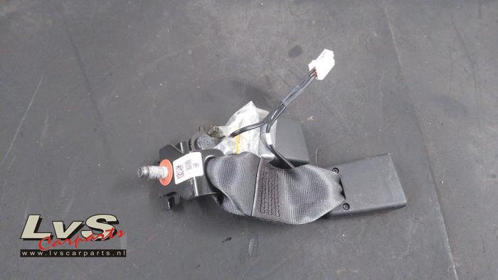 Hyundai I30 Rear seatbelt buckle, left