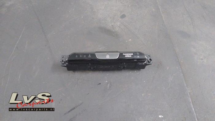 Hyundai I30 Central locking switch