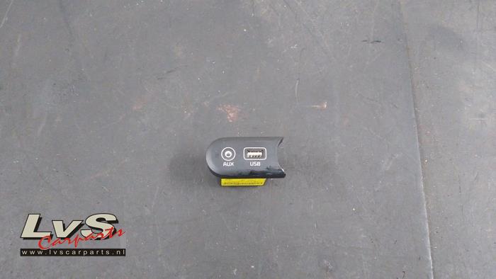 Kia Ceed Connexion USB
