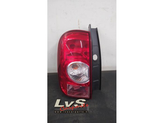 Dacia Duster Feu arrière gauche