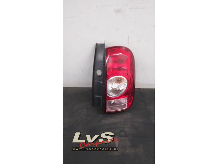 Dacia Duster Feu arrière droit