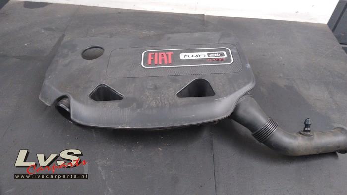 Luchtfilterhuis van een Fiat 500C (312) 0.9 TwinAir 85 2012