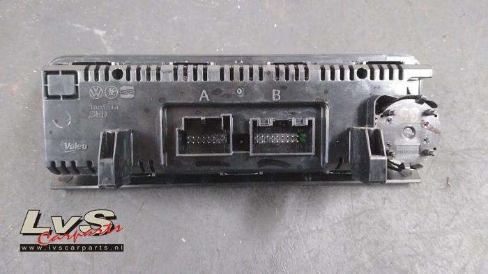 Luftkonditionering, kontrollpanel från en Skoda Fabia III (NJ3) 1.0 12V 2018