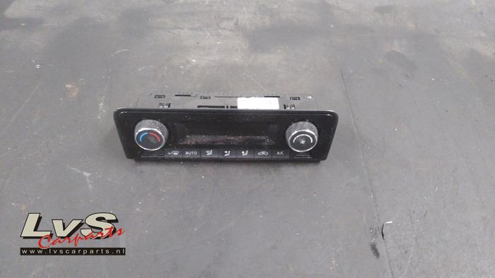 Luftkonditionering, kontrollpanel från en Skoda Fabia III (NJ3) 1.0 12V 2018