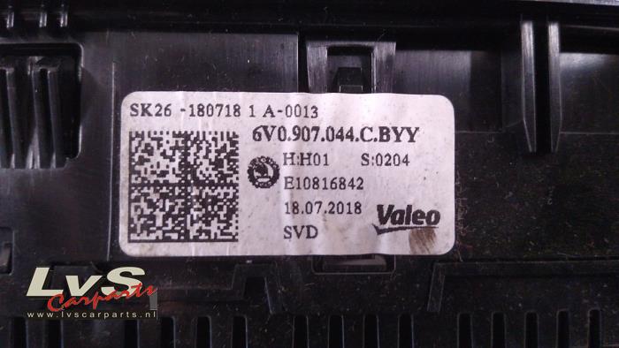 Luftkonditionering, kontrollpanel från en Skoda Fabia III (NJ3) 1.0 12V 2018