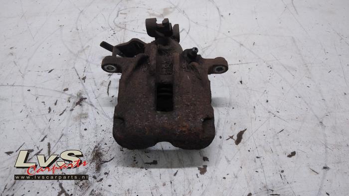 Opel Vivaro Remklauw (Tang) rechts-achter