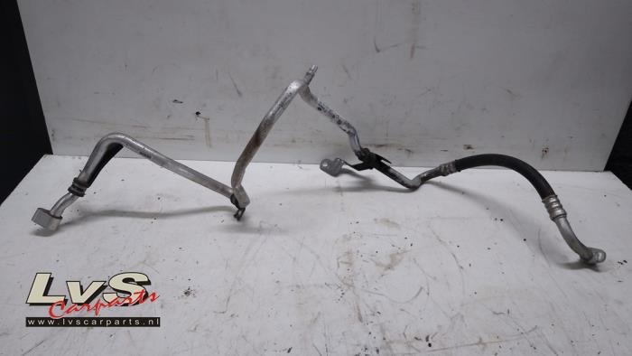 Opel Vivaro Klima Leitung