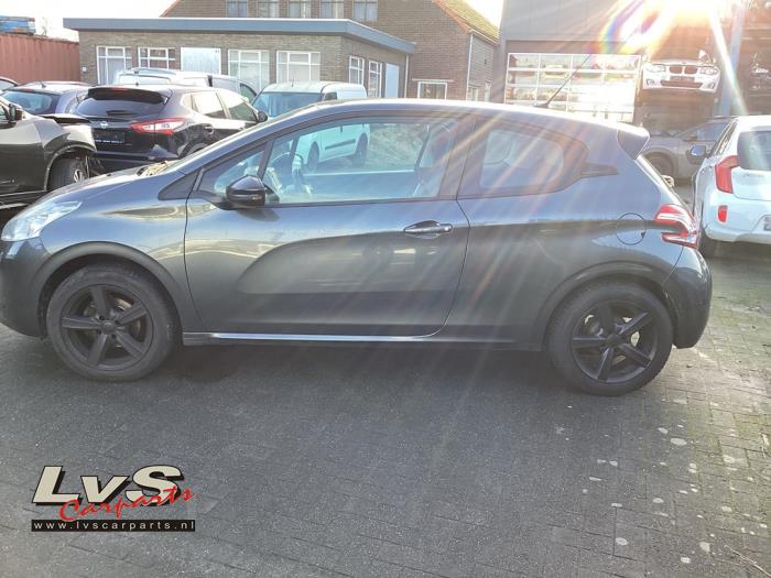 Peugeot 208 Jeu de jantes sport + pneus